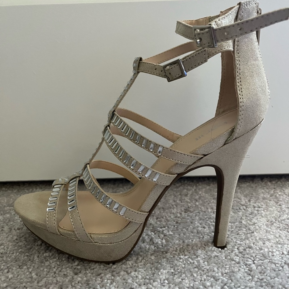 Beige shimmer heels